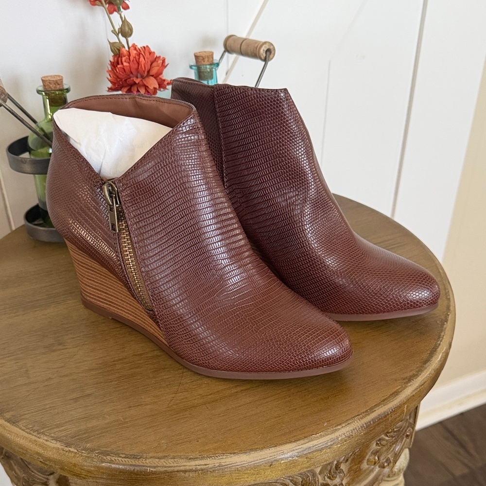 NWOT Journee Collection Glam Wedge Booties, Brown, Size 10
